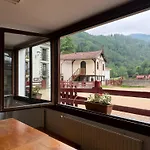 De Lastur Deba