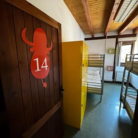 Hostel De Lastur
