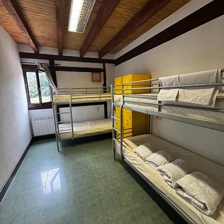 Hostel De Lastur *
