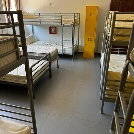 Hostel De Lastur