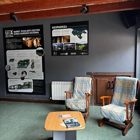 De Lastur Auberge de jeunesse *