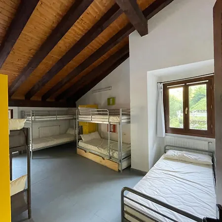 Auberge de jeunesse De Lastur *